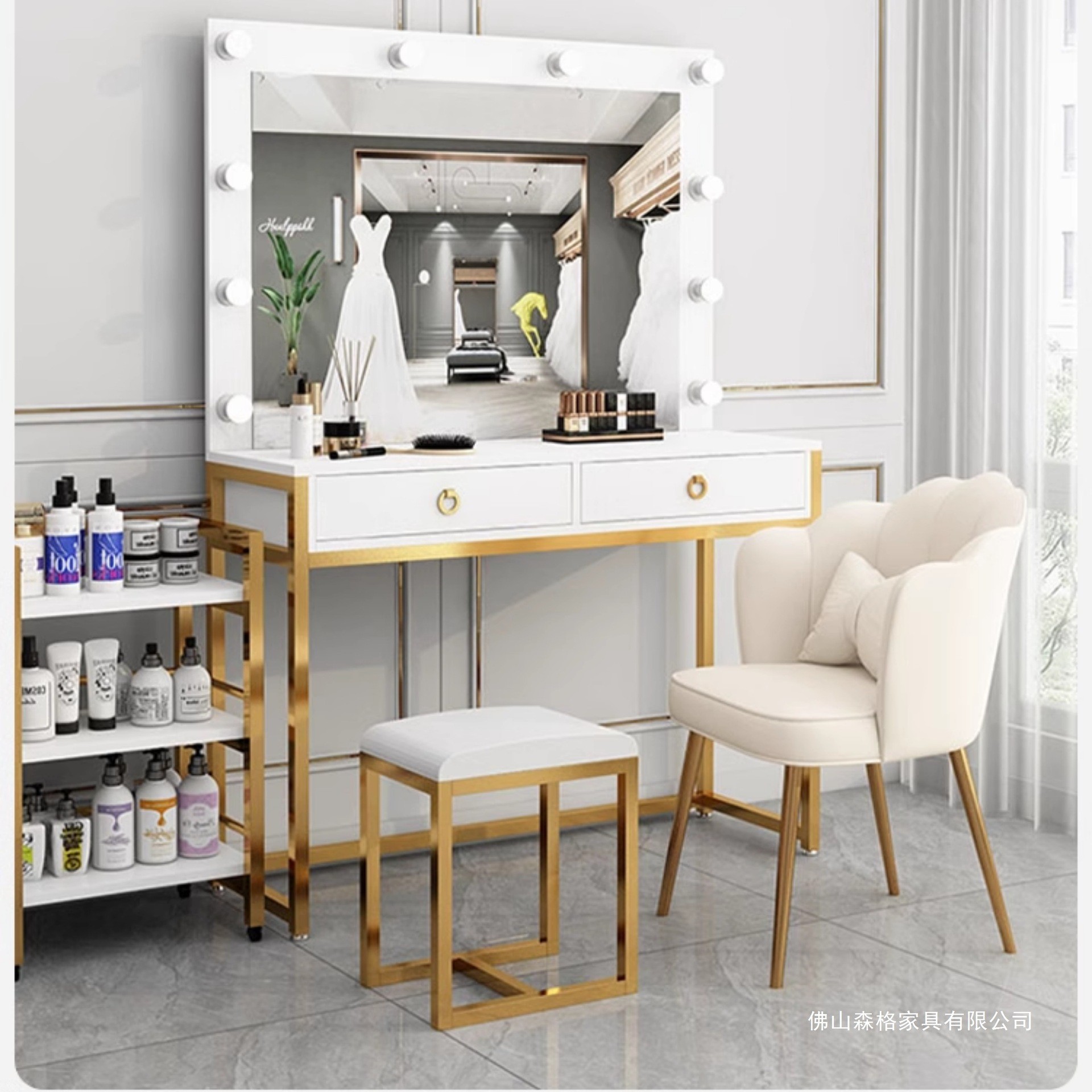 Cômoda de estúdio com espelho  - Beauty Makeup Bridal avaliação e preço