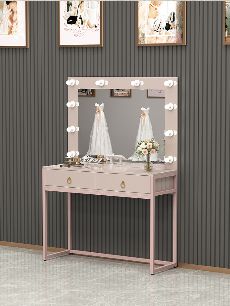 Cômoda com lâmpada espelho int - Beauty Makeup Bridal avaliação e preço